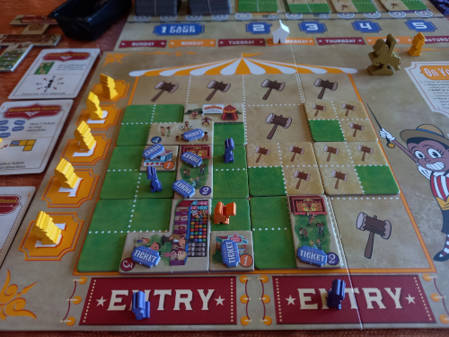 The Grand Carnival. Miércoles de forzudos